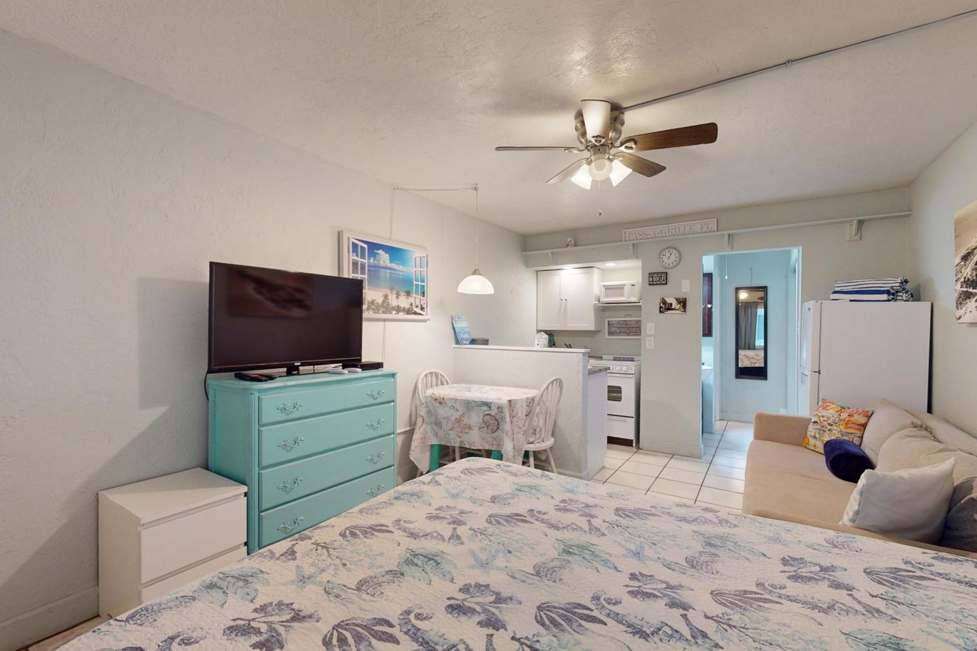 Pass-A-Grille Beach Retreat Unit 8 St. Pete Beach Exterior photo